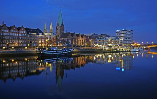 Ansicht auf Bremen am Abend