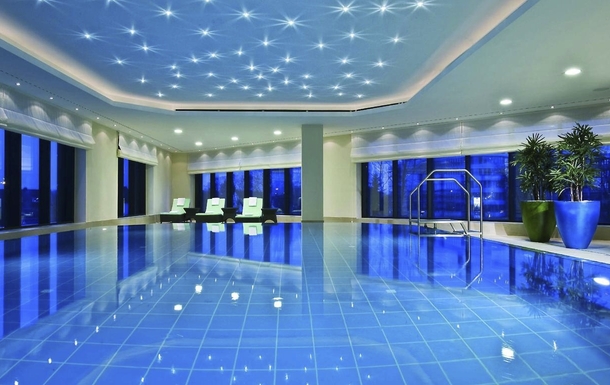 Schwimmbad im Maritim Hotel Düsseldorf