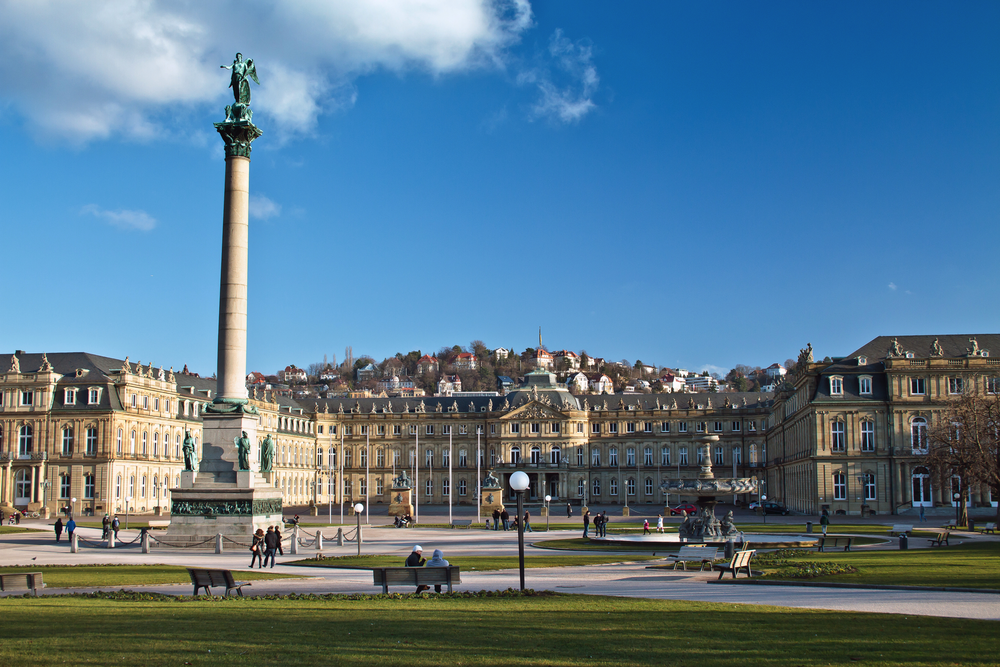 Stuttgart Innenstadt mit Schlossplatz im Winter