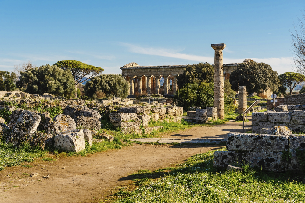 Ruinen der antiken Stadt Paestum 