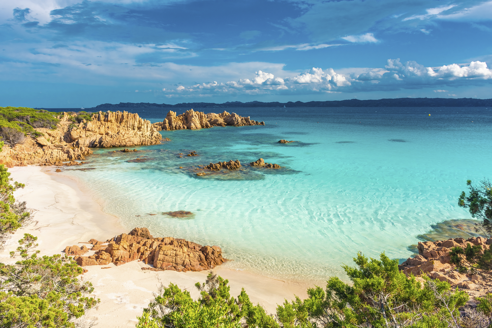 Strand Cala Coticcio auf der Insel Caprera in der Nähe von La Maddalena